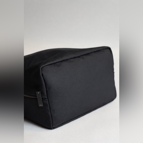 Vintage COACH 7423 Nylon Shoulder Bag |  Hobo Tote | Minimalist Coach Purse - Picture 4 of 6